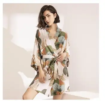 Novo Sleepwear Haljo Pomlad Tanko Bombaž-svile Ženske Nightgown Cvet Natisnjeni Dolgi rokav Pižamo za Ženski kopalni plašč