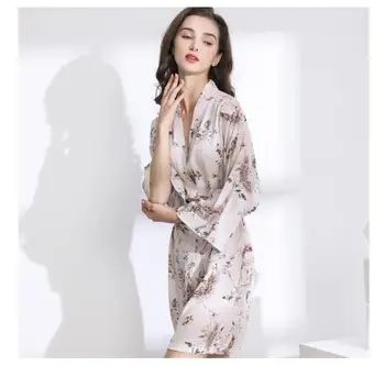 Novo Sleepwear Haljo Pomlad Tanko Bombaž-svile Ženske Nightgown Cvet Natisnjeni Dolgi rokav Pižamo za Ženski kopalni plašč